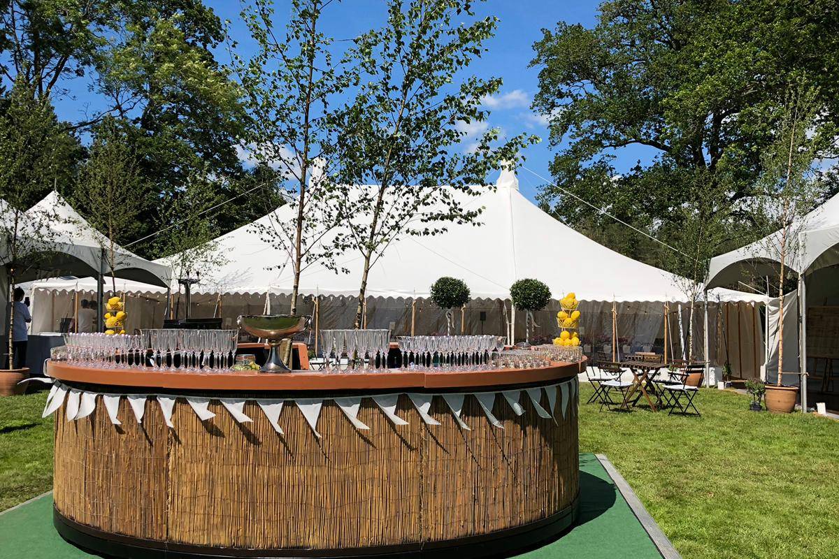 Outdoor circular bar