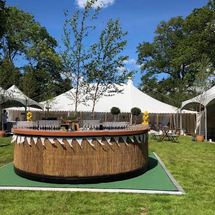 Outdoor circular bar