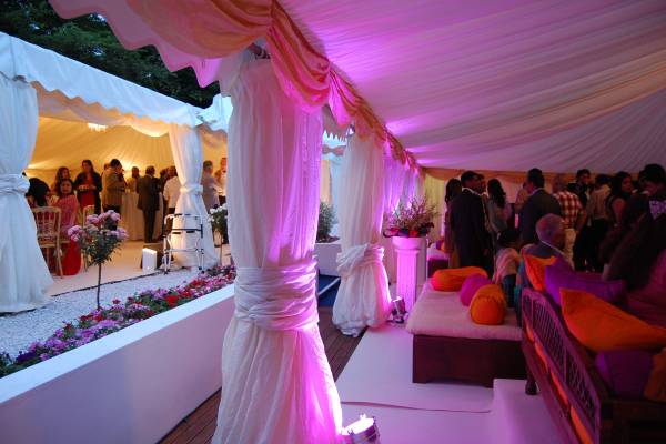 Marquees spanning different levels