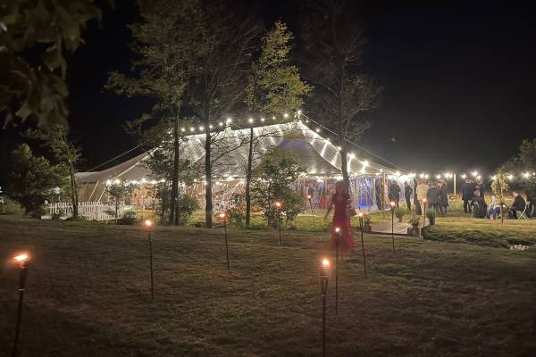 Traditional style tent
