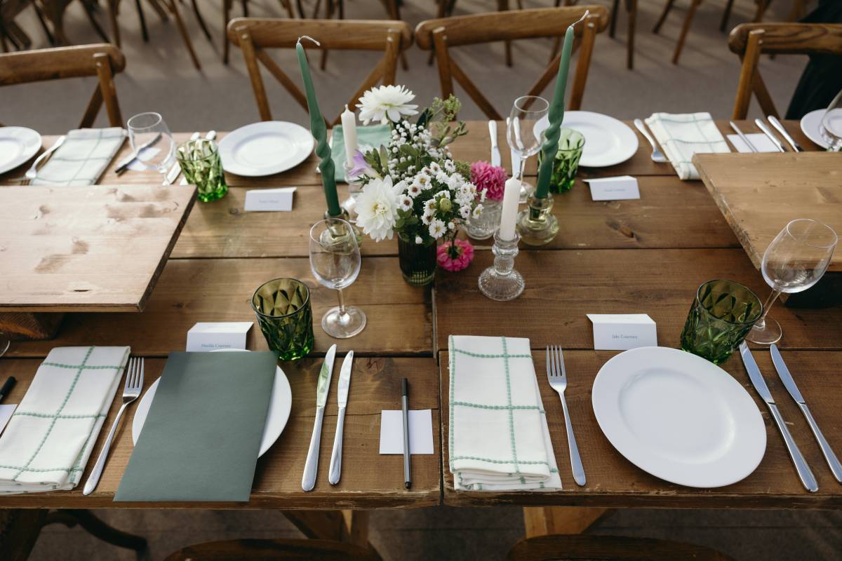 Simple rustic table decor