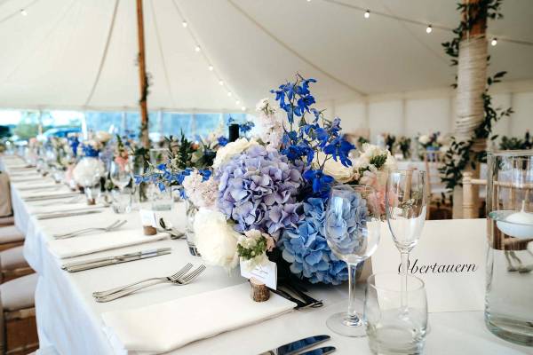 Blue and white table decoration